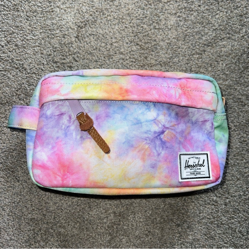 NWOT Herschel Supply Co Chapter Tie-Dye Travel Kit Makeup Toiletry Bag Organizer
